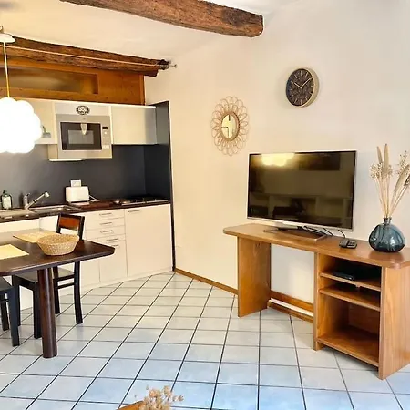 Charmants 2 Pieces, Vielle Ville, Clim Daire Menton